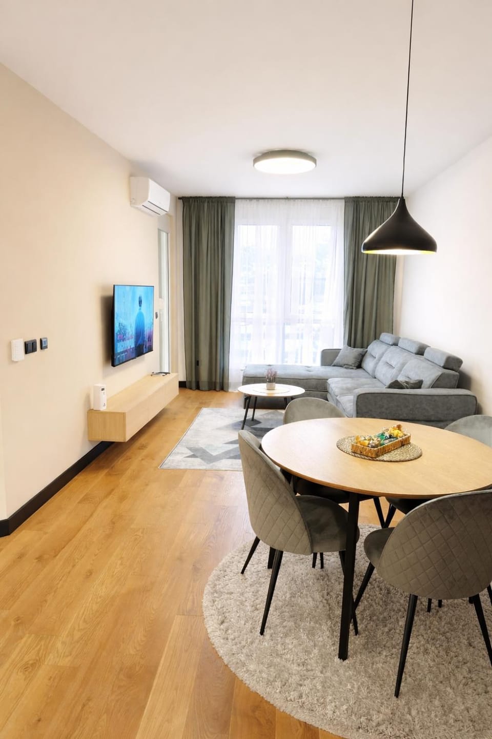TV and multimedia, Living room, Dining area