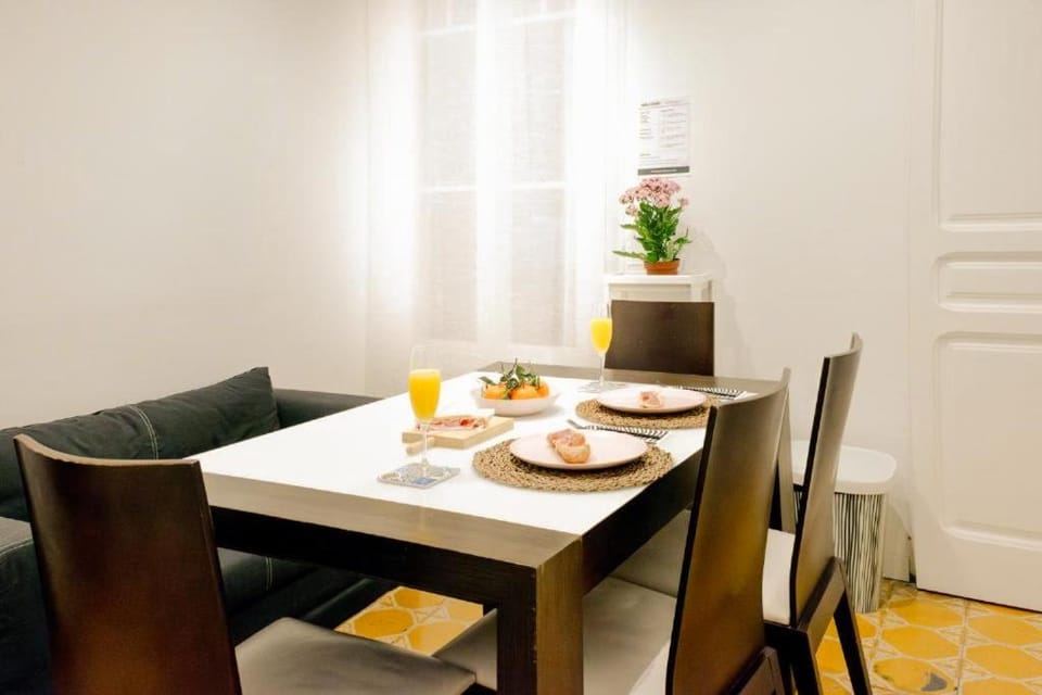 Classic Apartment Center Eixample Apartment in Barcelona