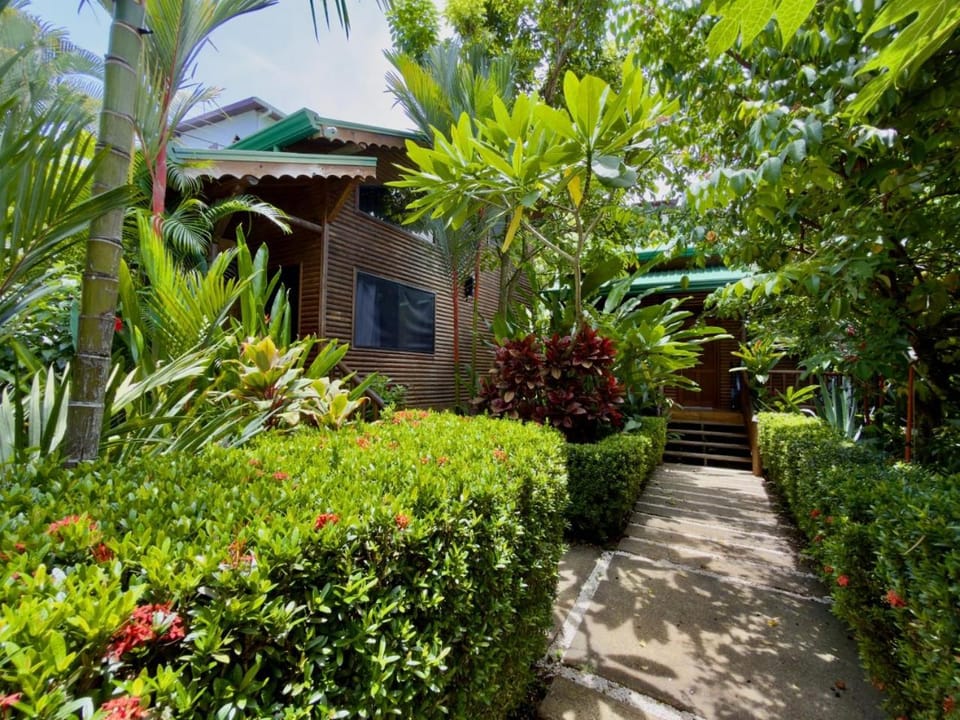Finca Los Mangos Chalet in Quepos