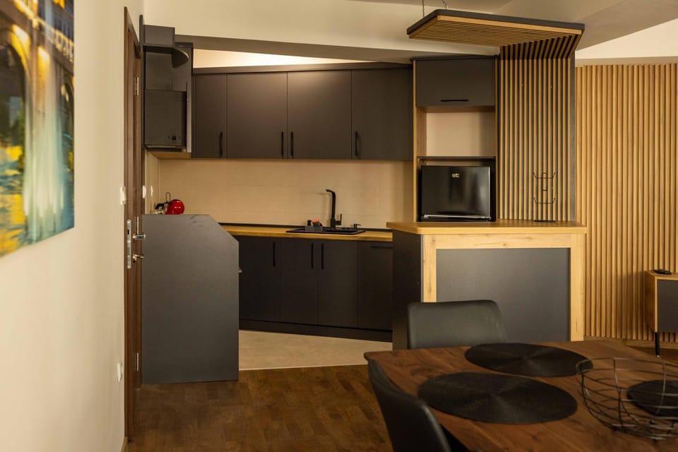 Zebra Family Apartments - Free Parking, Fast Wi-Fi, New Building Apartment in Skopje