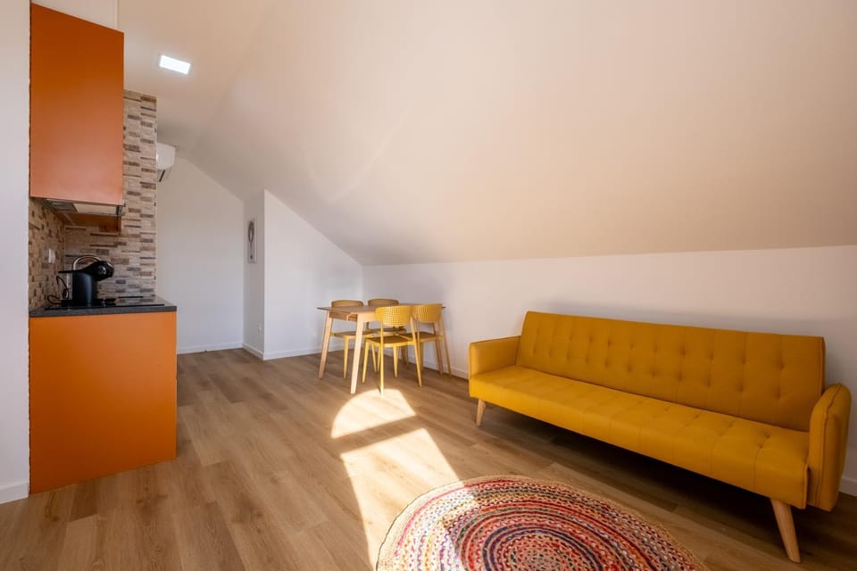 Kitchen or kitchenette, Seating area, Dining area, Bedroom, air conditioner