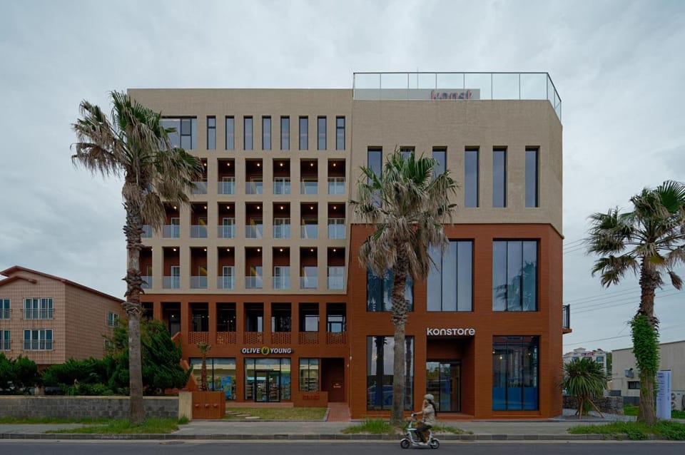 Property building, Day