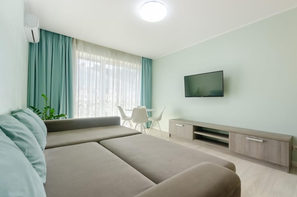 TV and multimedia, Living room, Dining area