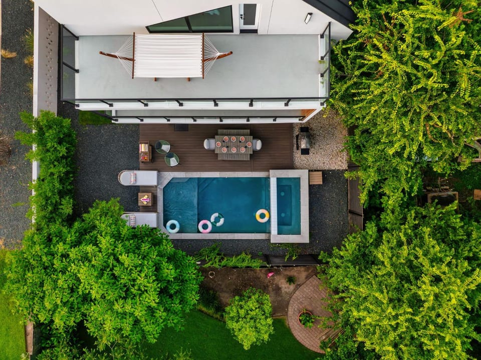Casa Sol - Heated Pool Outdoor Living & Design House in Zilker