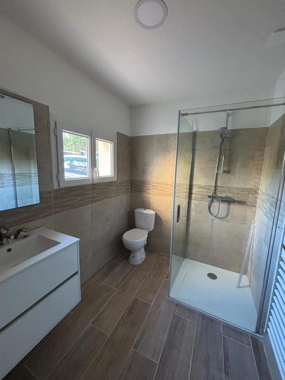 Shower, Toilet