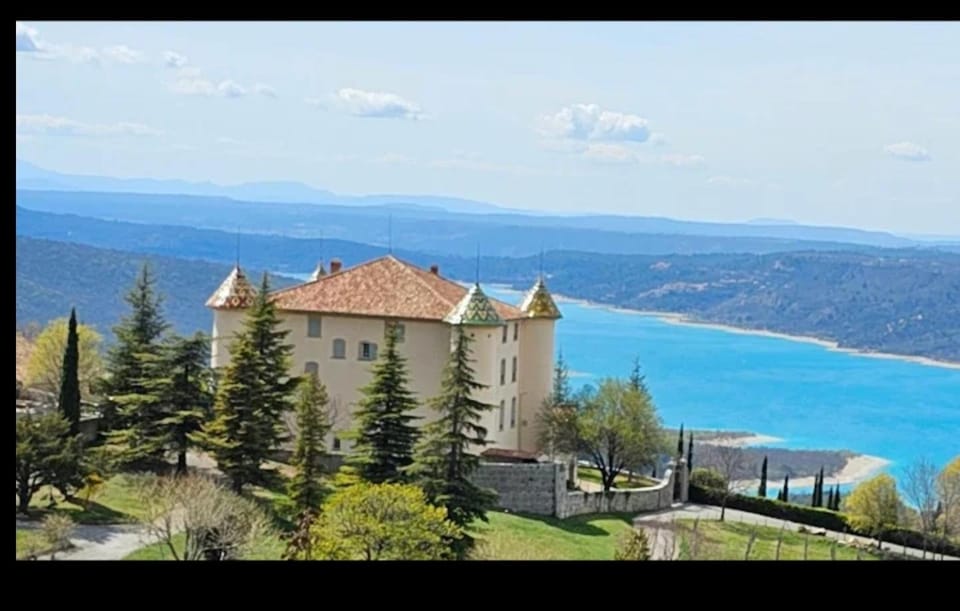Appartement vue sur le lac Apartment in Aiguines