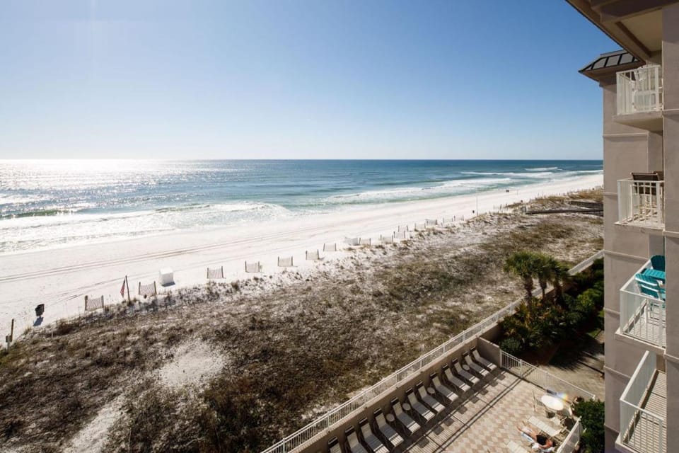 1 BR pontoon Pickleball Pool fun Apartment in Okaloosa Island