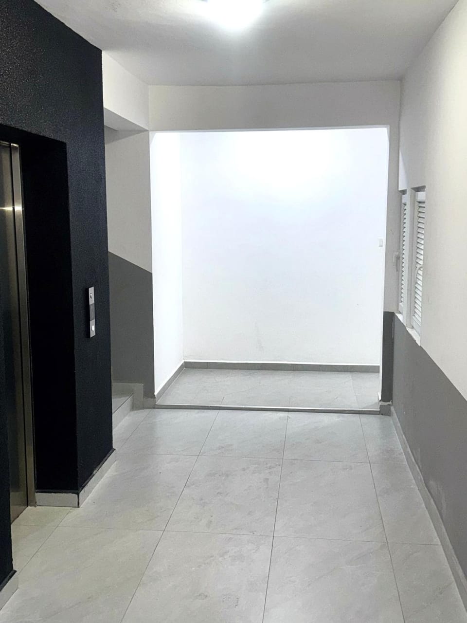 Facade/entrance, elevator