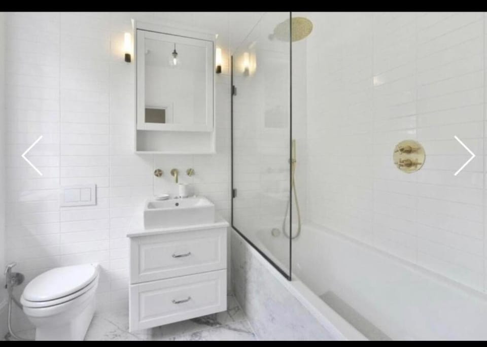 Luxury 3 Bed 3 Bath Hyde Park Apartment in City of Westminster