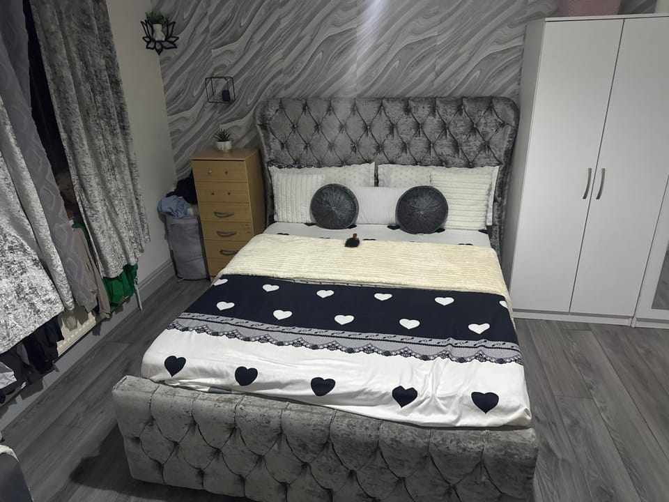 Guest Home Bed and Breakfast in Metropolitan Borough of Solihull