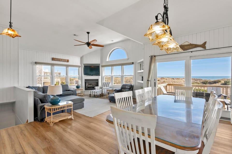 HIWA03: Lands End House in Outer Banks