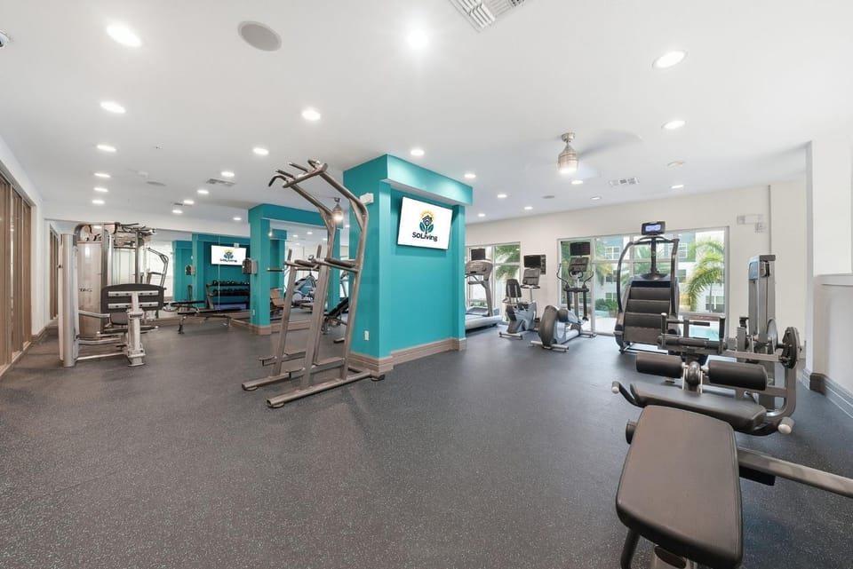 Stylish 2BR w Pool Pet-Friendly Unit #13 Apartment in Tampa