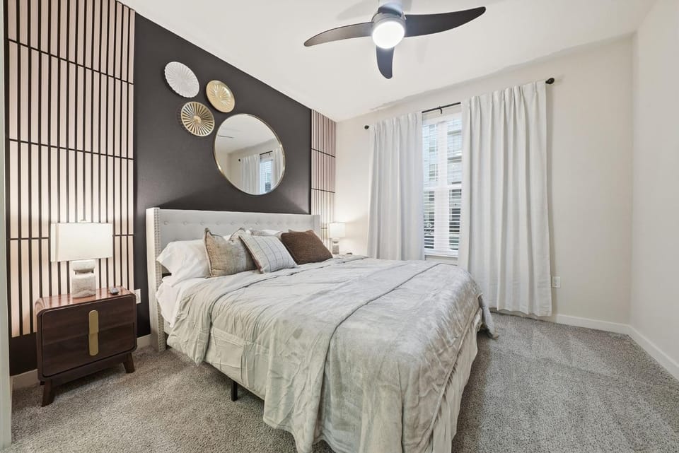 Stylish 2BR w Pool Pet-Friendly Unit #13 Apartment in Tampa