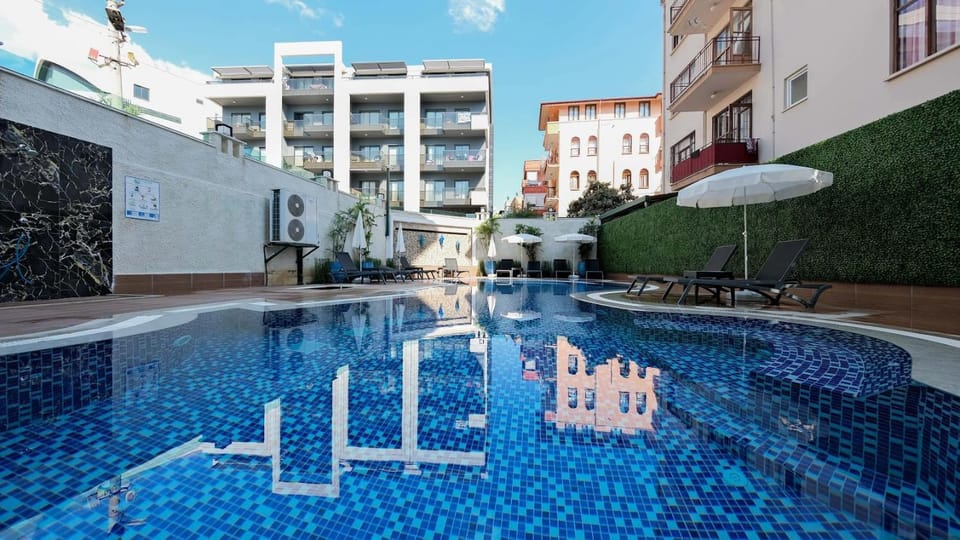 Swimming pool, Swimming pool, sunbed