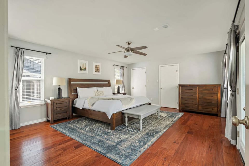The Oak Haven - 3BR with Pool Billiards & Arcade House in Austin