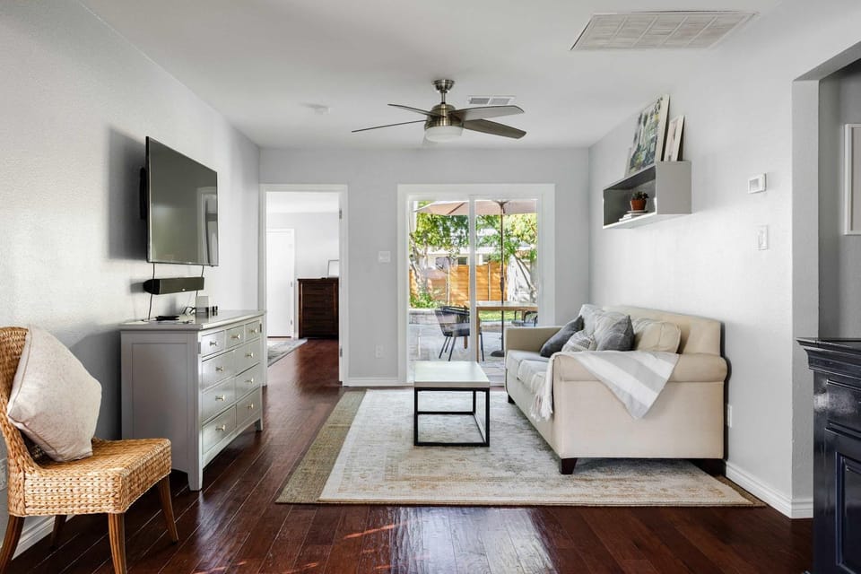 The Oak Haven - 3BR with Pool Billiards & Arcade House in Austin