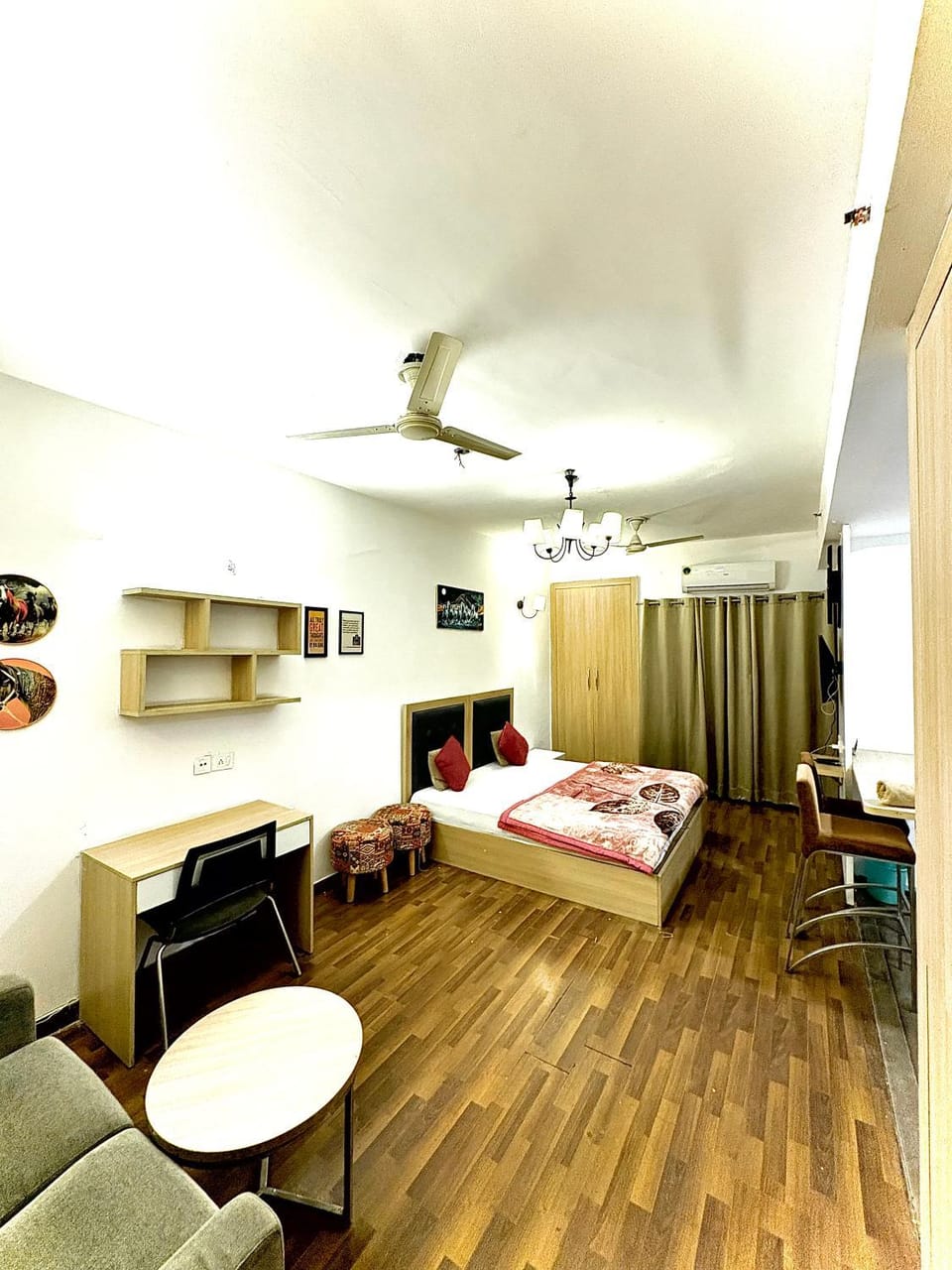 DreamLux stay Apartment in Noida