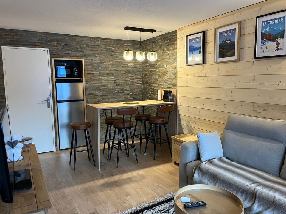 Living room, Dining area