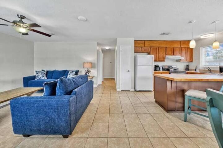 2 BR 2 BA Beach Cottage Pickleball Fun Villa in Okaloosa Island