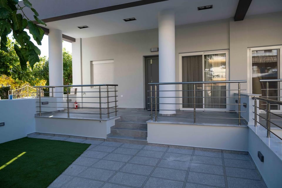 Property building, Balcony/Terrace