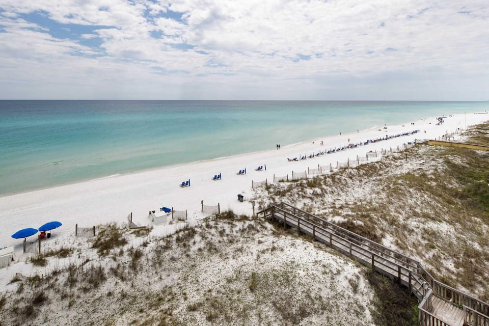 Gulf Side 601 Pet friendly gulf front condo House in Okaloosa Island
