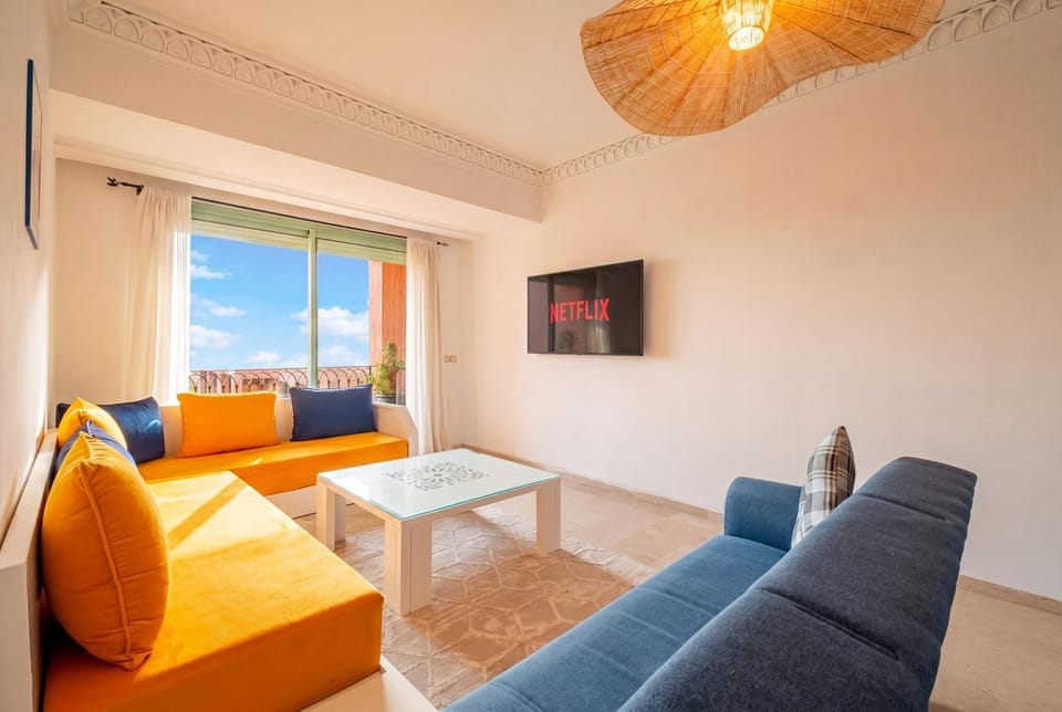 Communal lounge/ TV room, TV and multimedia, Living room, Seating area, Evening entertainment