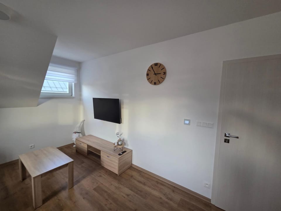 Apartmán pod Blatenským vrchem Apartment in Czechia