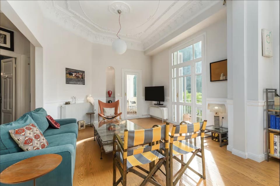 Basquiat - Gallery Style Central Neoclassical Apartment Apartment in Thessaloniki