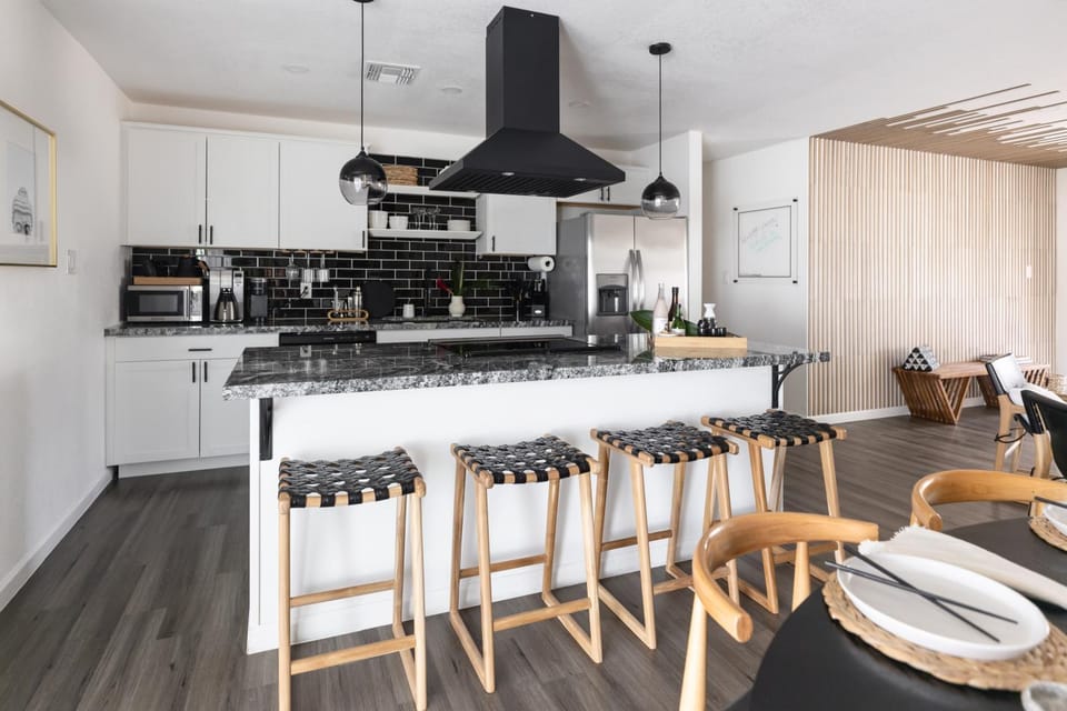 Kitchen or kitchenette, kitchen, kitchen