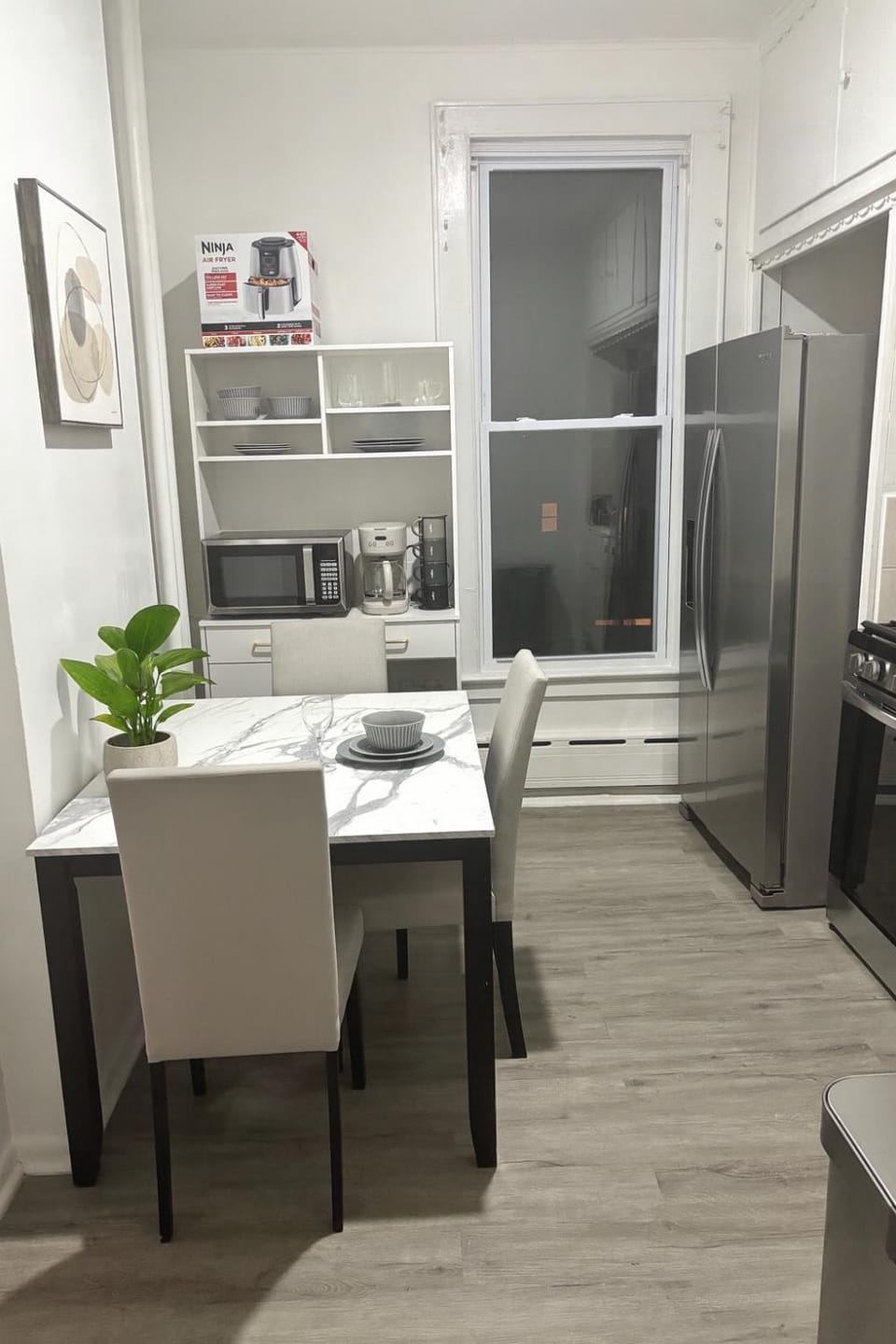 Kitchen or kitchenette, Dining area, oven, stove