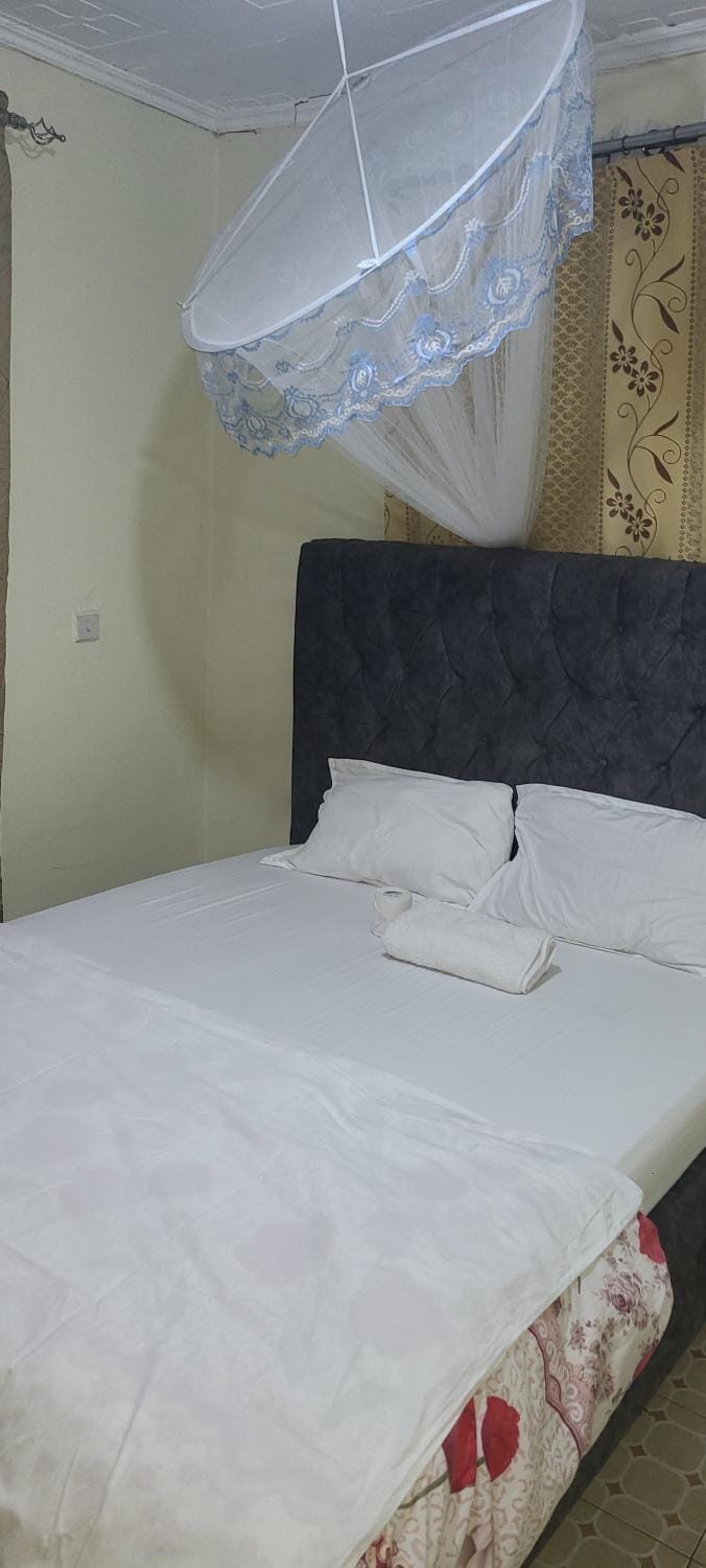 Avian suits Bed and Breakfast in Uganda