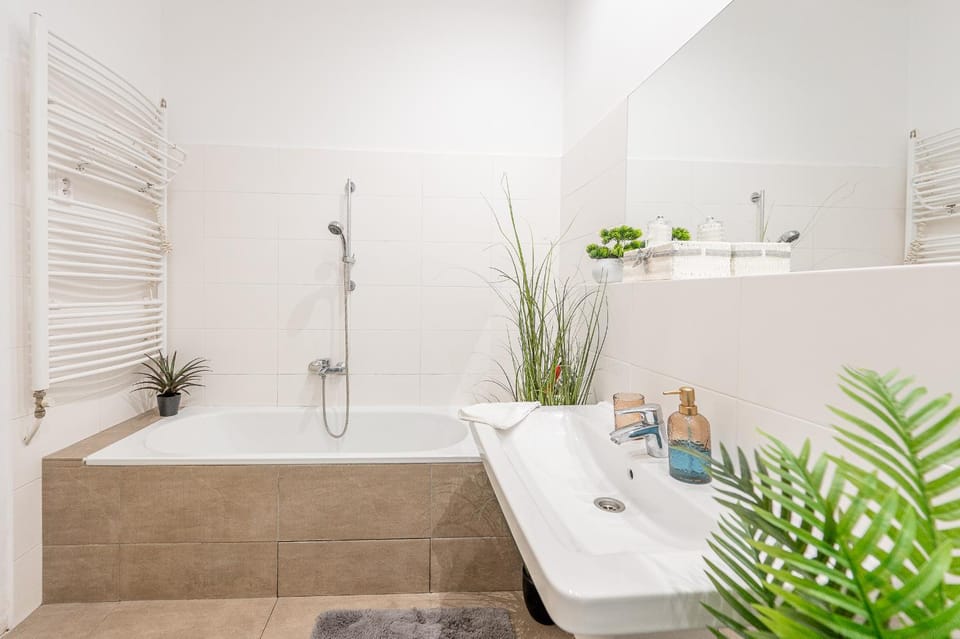 Bathroom, Bath