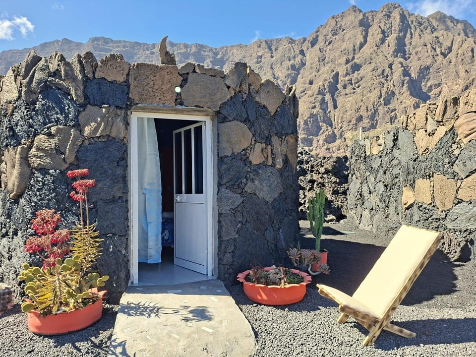 Property building, Patio, Mountain view
