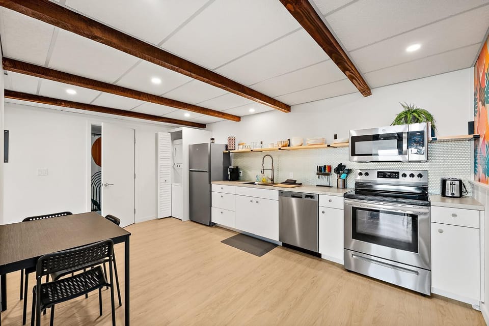 Kitchen or kitchenette, kitchen