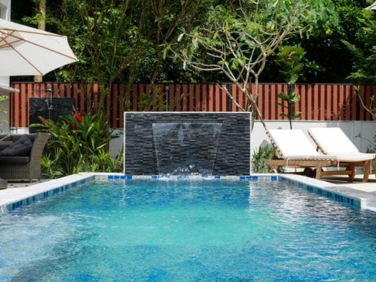 Hot Tub, Swimming pool