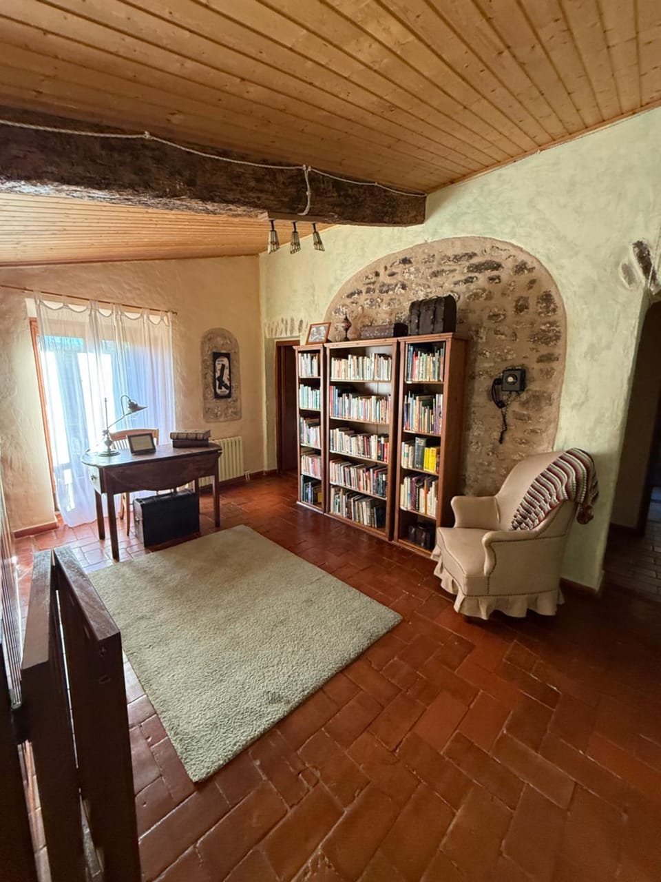 Library, Seating area
