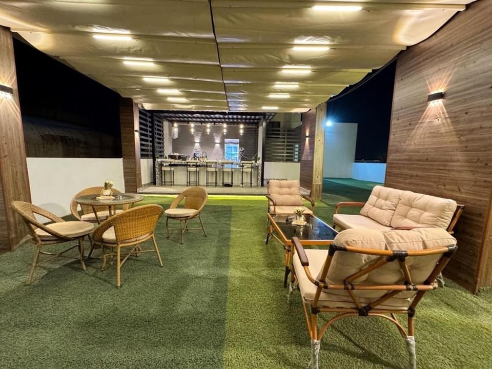 Lounge or bar, Breakfast