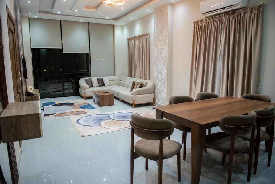 TV and multimedia, Living room, Seating area, Dining area, Inner courtyard view, air conditioner