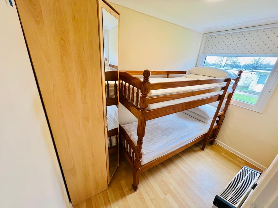 Bed, Photo of the whole room, Bedroom, bunk bed