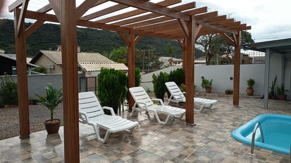Casa na Pinheira com piscina e 2 suítes House in Florianopolis