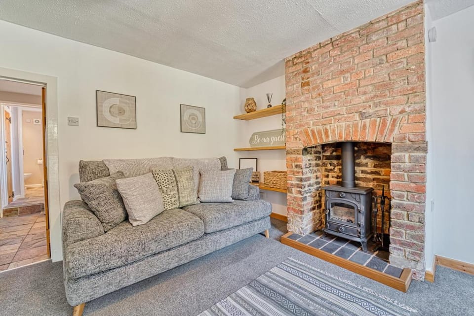 Guest Stays - London Road Cottage House in Worcester