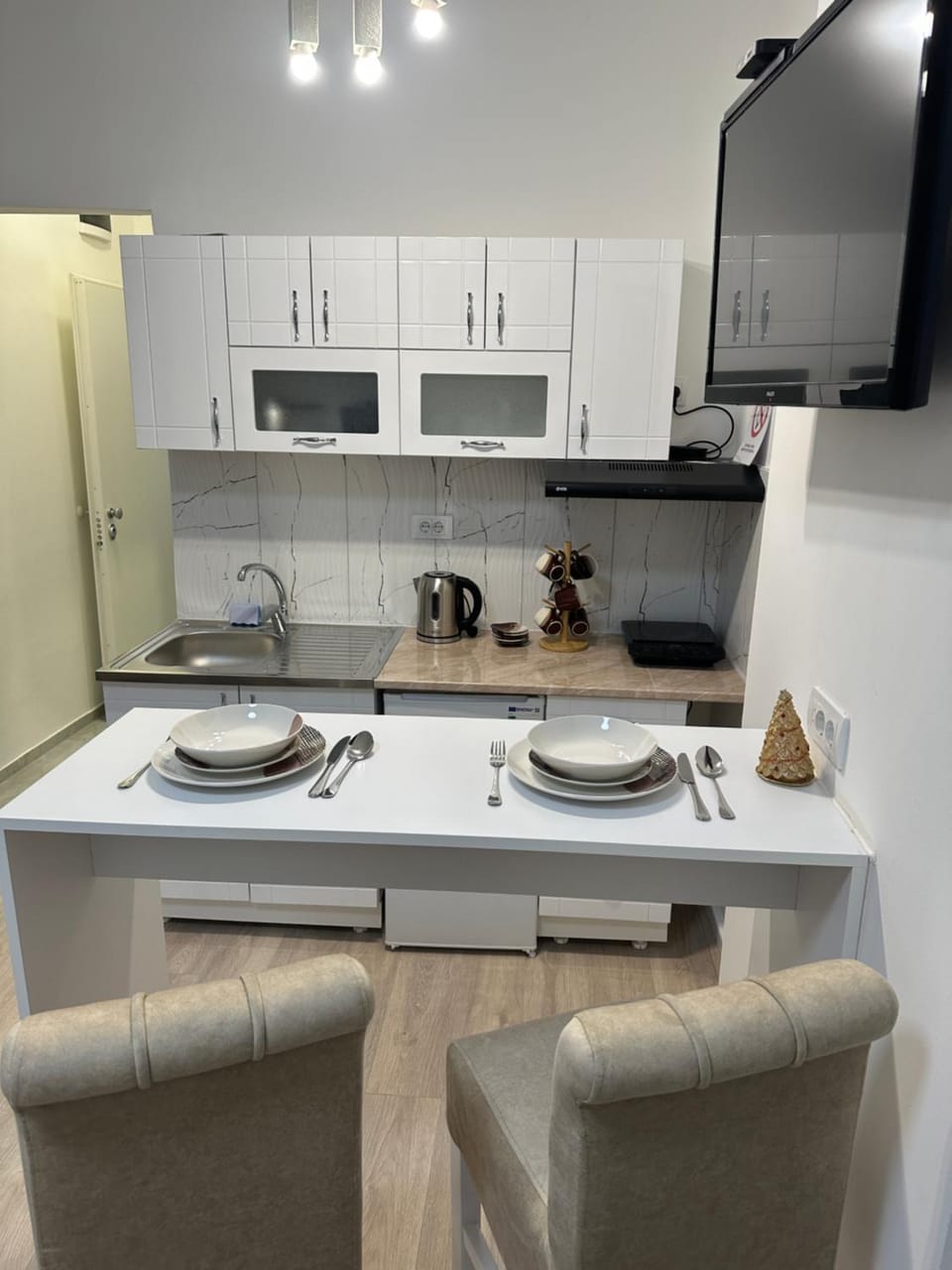 Kitchen or kitchenette
