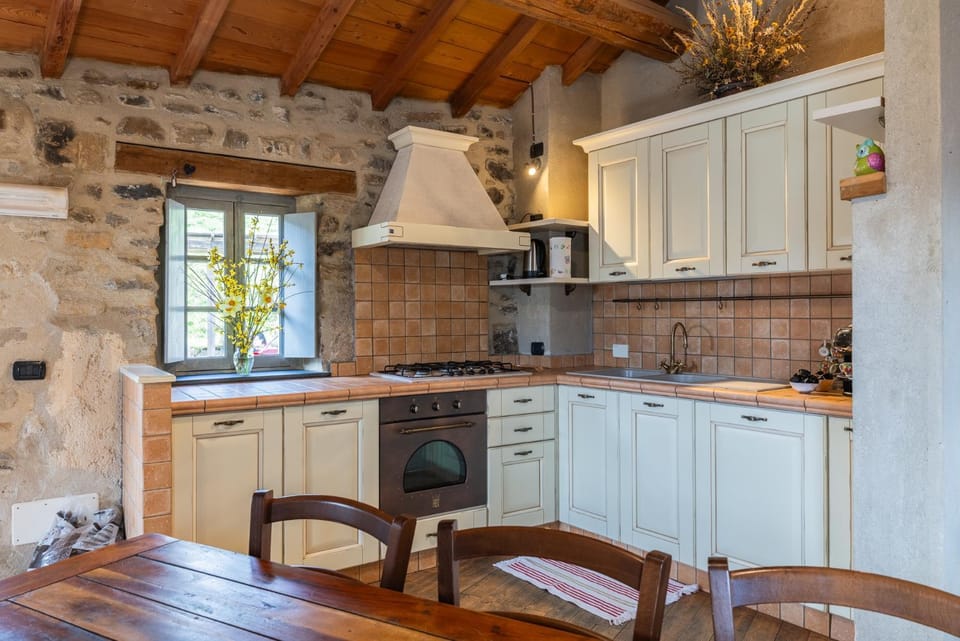 Communal kitchen, Internal: Not applicable to any particular room