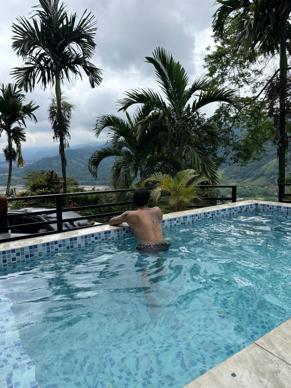 Cabaña Amanecer con Jacuzzi Vista a las Montañas. House in Cundinamarca, Colombia
