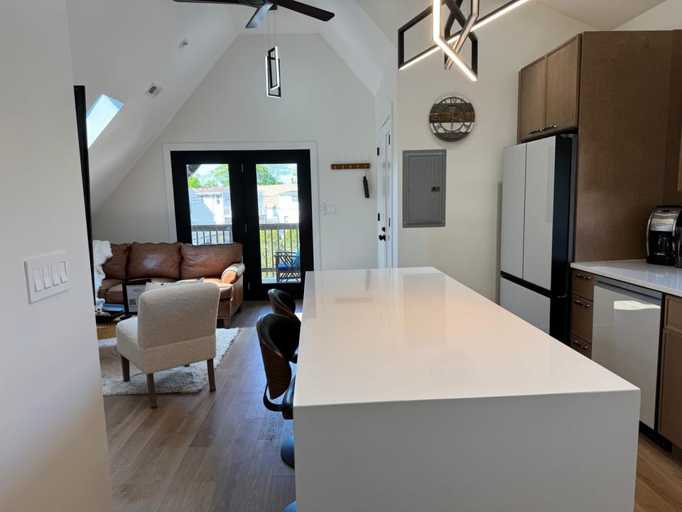 Kitchen or kitchenette, Living room, Seating area, Dining area, dishwasher, oven, stove