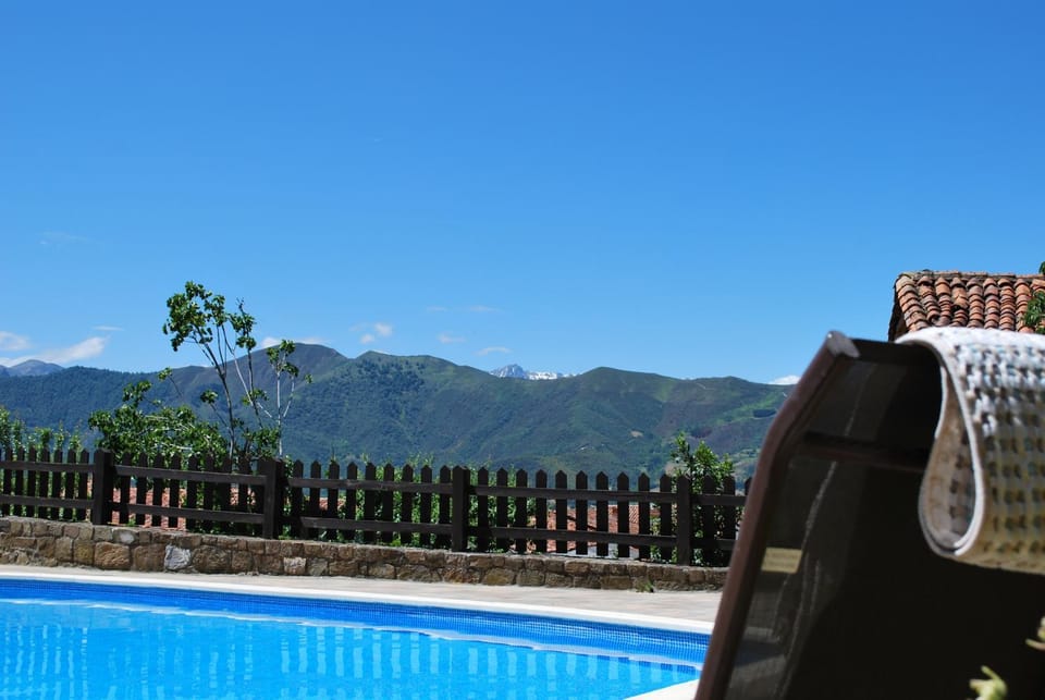Decorative detail, Garden view, Mountain view, Pool view