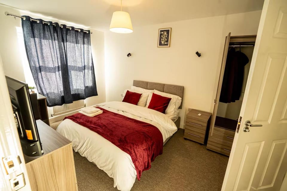 Bed, Bedroom