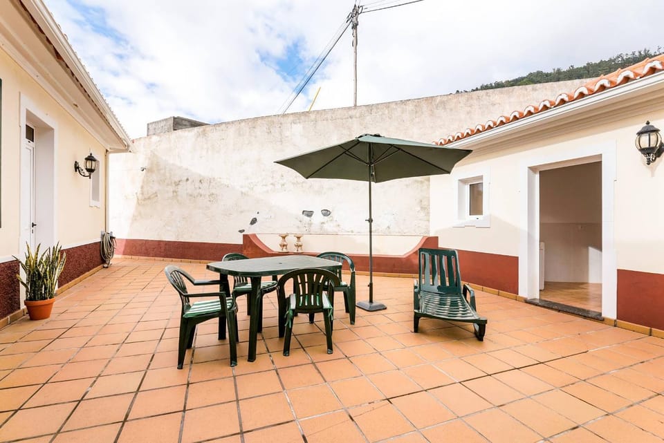 Casa da Georgina by GALMI Villa in Madeira District