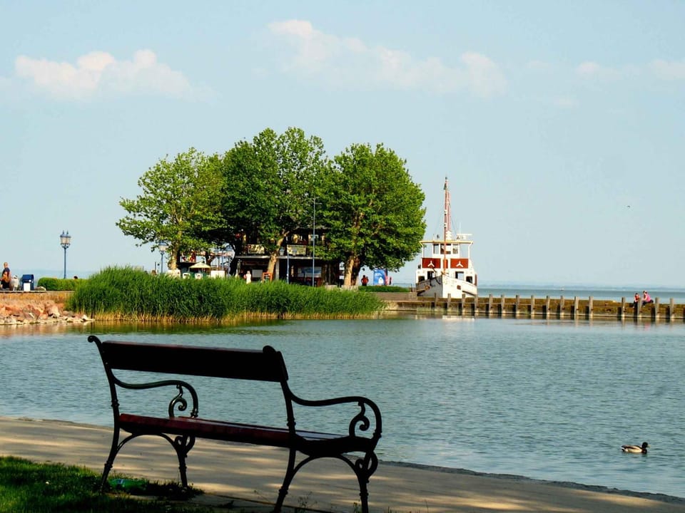 Nearby landmark, Summer