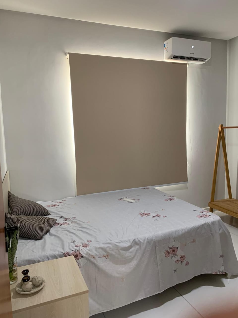 Bed, Photo of the whole room, Bedroom, air conditioner